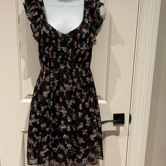 Dress - Picture 1 of 3